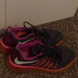 Nike air max’s tennis shoes